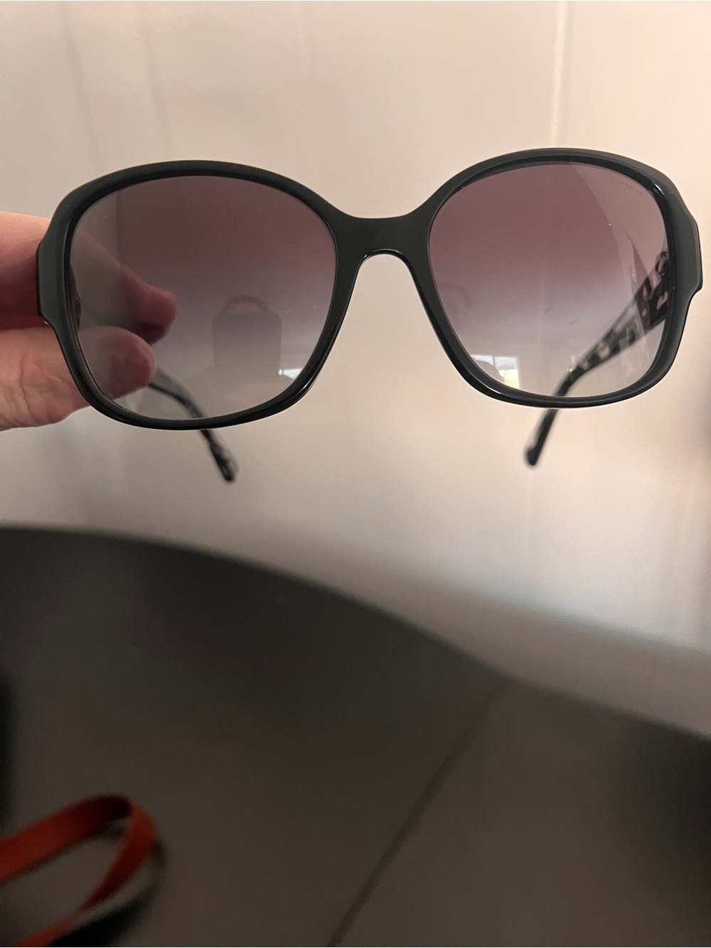 Authentic Coach sunglasses - Picture 9 of 10